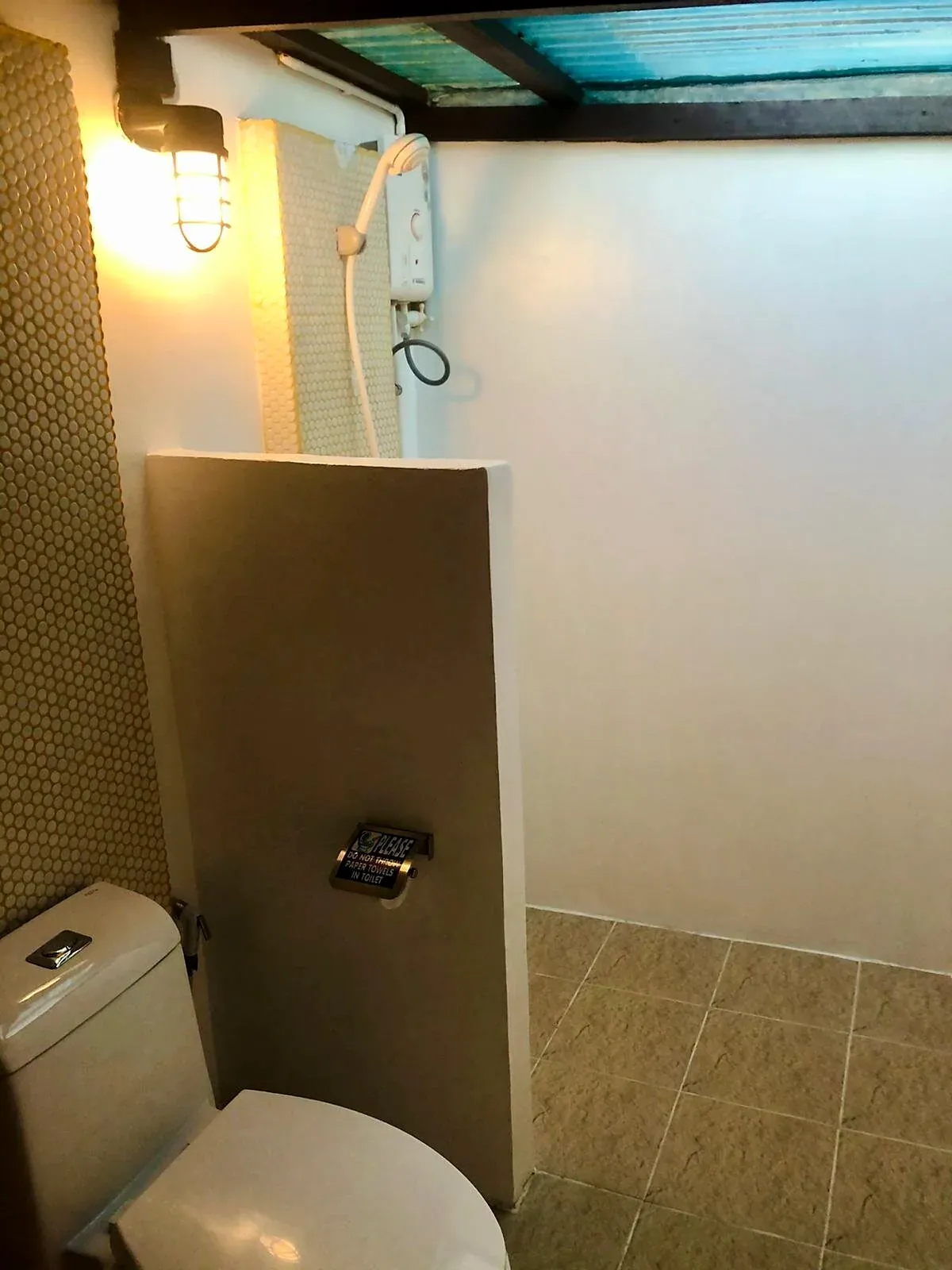 Shower room in a Front Sea View bungalow